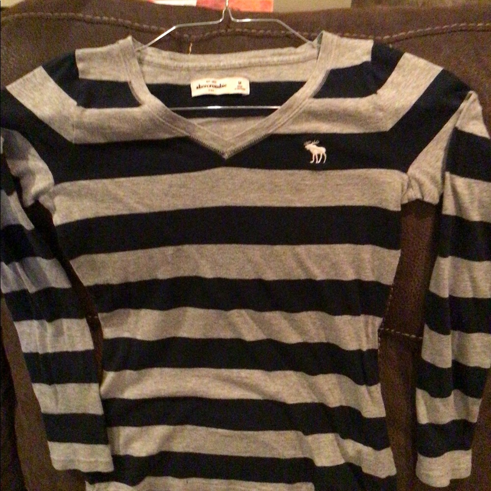 Girl’s Abercrombie Long sleeve tees